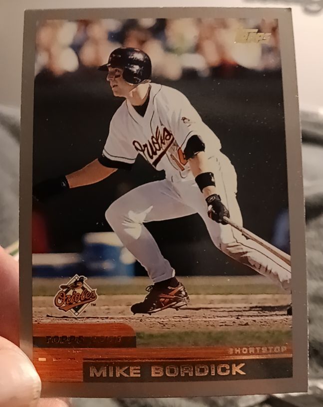 2000 Topps #172 Mike Bordick — front