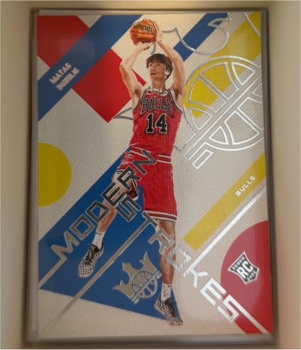 2024-25 Panini Court Kings #21 Matas Buzelis Modern Strokes — front
