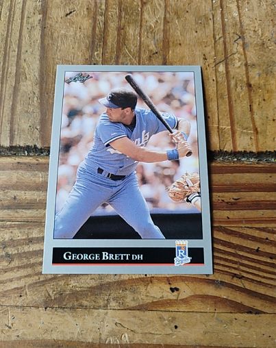 1992 Leaf #255 George Brett — front