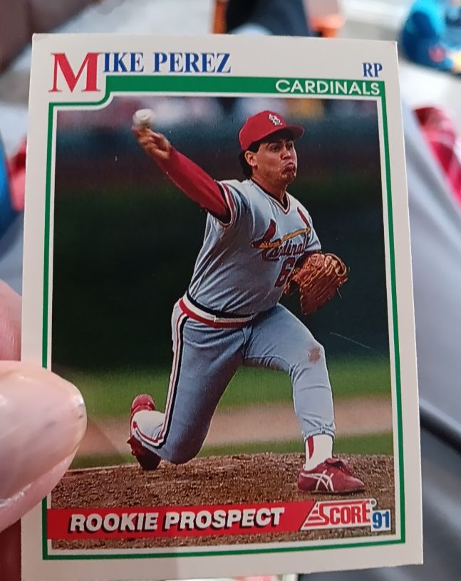 1991 Score #758 Mike Perez — front