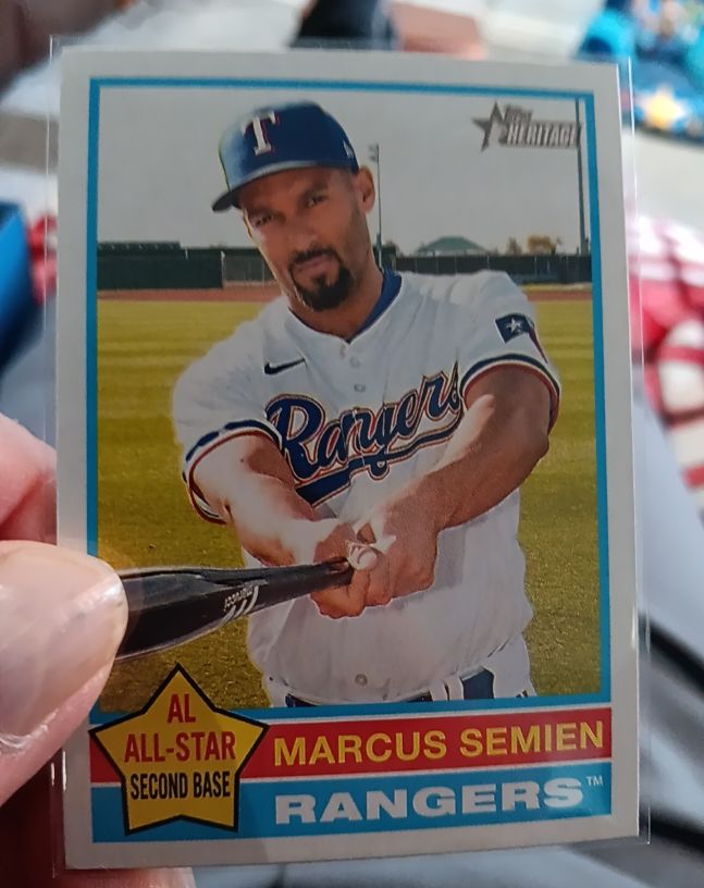 2025 Topps Heritage #400 Marcus Semien — front