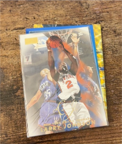 1998-99 SkyBox Premium #2 Larry Johnson — front