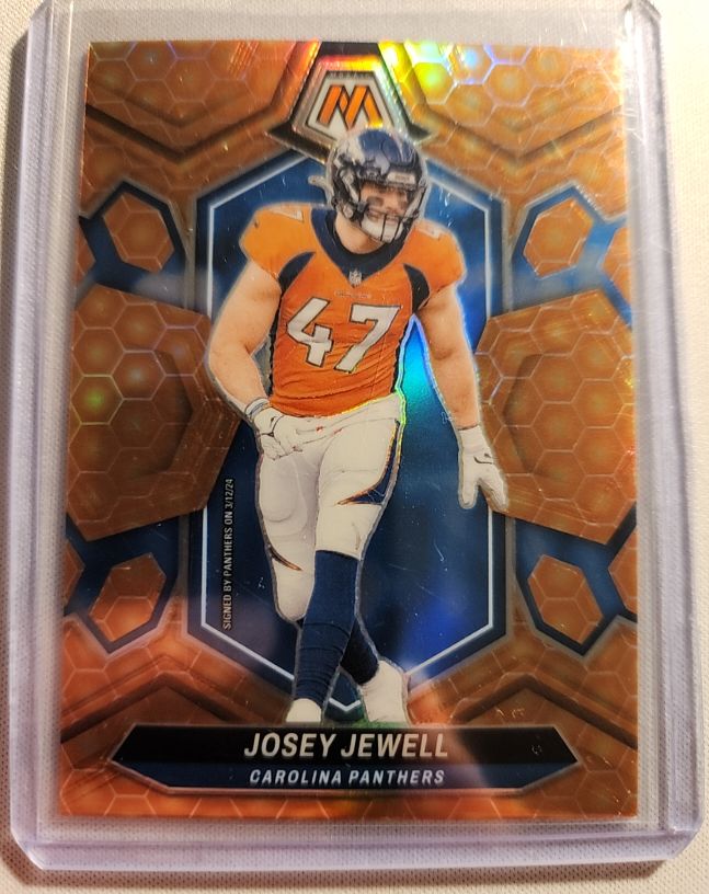 2024 Panini Mosaic #33 Josey Jewell — front