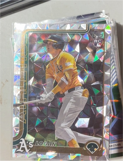 2025 Topps Series 1 #25 Logan Davidson — front