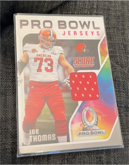 2018 Panini Score #1 Joe Thomas Pro Bowl Jersey Cleveland Browns — front