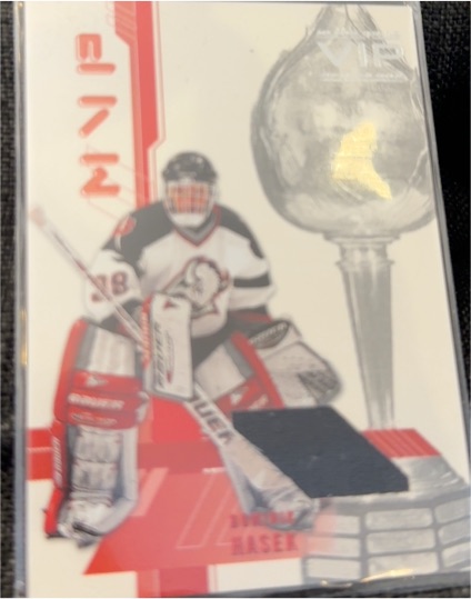2003-04 ITG VIP MVP Material Dominik Hasek #MVP-12 — front