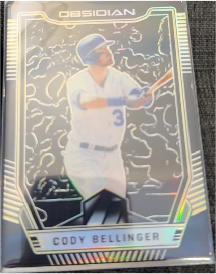 2019 Panini Chronicles Obsidian Prizm #10 Cody Bellinger — front