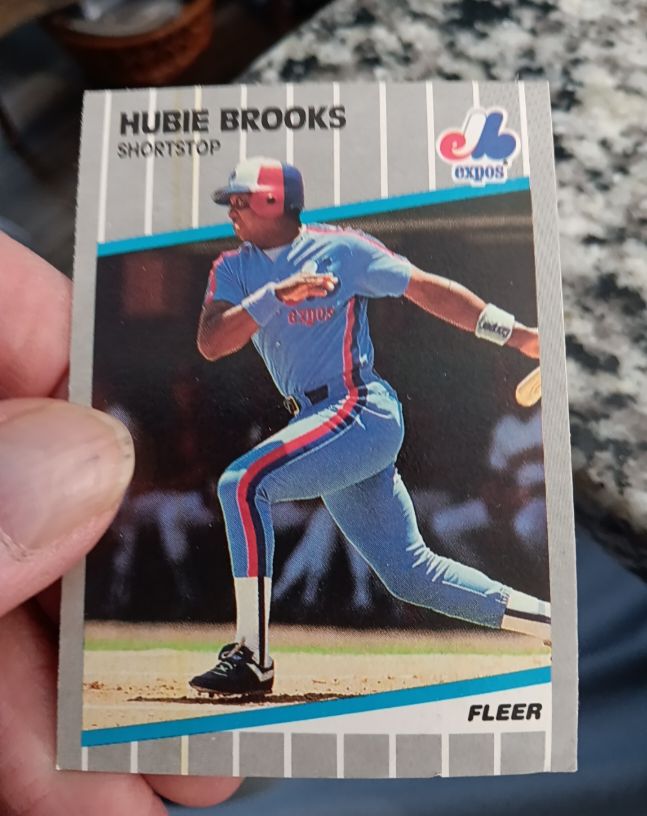 1989 Fleer #371 Hubie Brooks — front