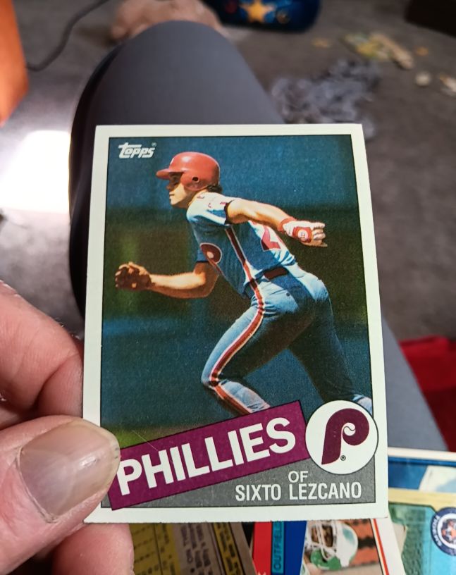 1985 Topps #556 Sixto Lezcano — front
