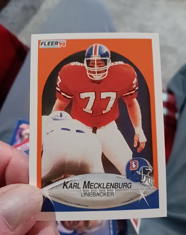 1990 Fleer #28 Karl Mecklenburg — front