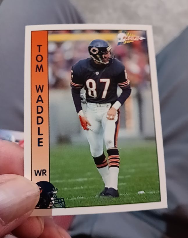 1992 Pacific #37 Tom Waddle — front