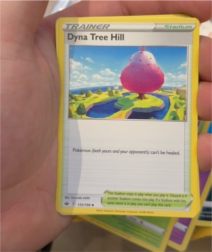 2021 Pokémon Chilling Reign #135 Dyna Tree Hill — front