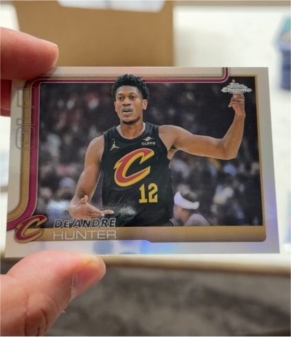 2025-26 Topps Chrome #73 De'Andre Hunter — front