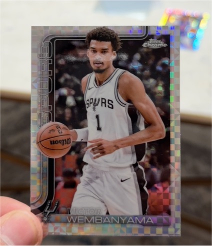 2025-26 Topps Chrome #221 Victor Wembanyama — front