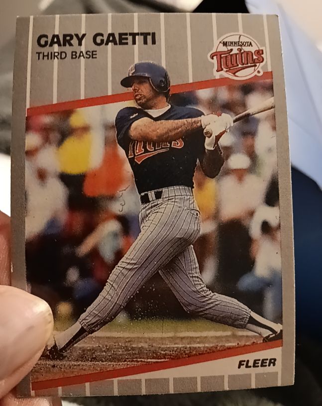 1989 Fleer #124 Gary Gaetti — front