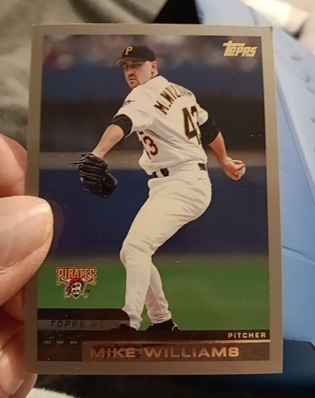 2000 Topps #22 Mike Williams — front