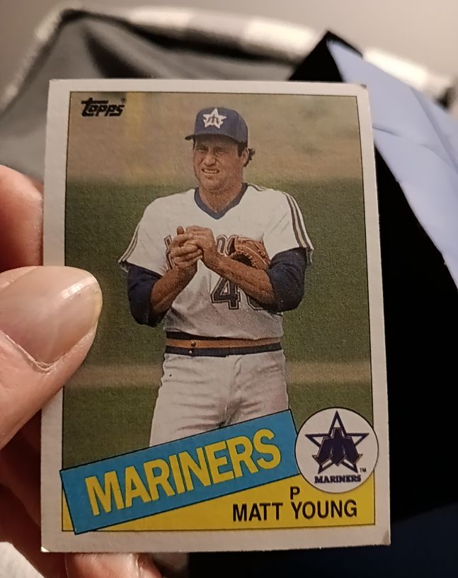 1985 Topps #485 Matt Young — front