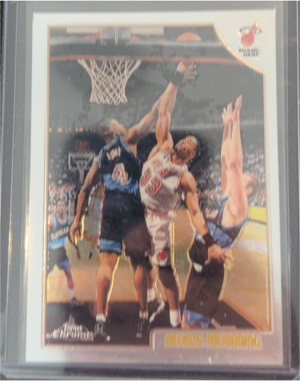 1998-99 Topps #20 Alonzo Mourning — front