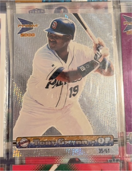 2000 Pacific Prism #126 Tony Gwynn — front