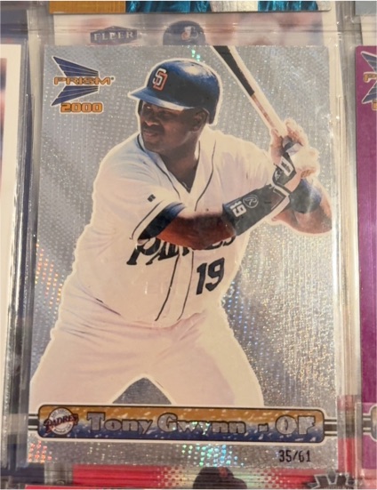 2000 Pacific Prism #126 Tony Gwynn — front