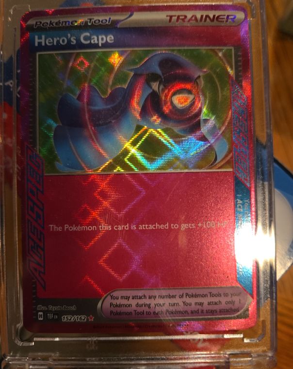 2022 Pokémon SV05: Temporal Forces #152 Hero's Cape — front