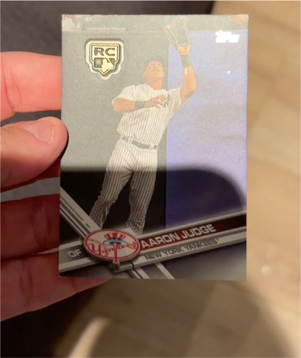 2020 Topps #RCR-AJ Aaron Judge Rookie Card Retrospective RC Logo Medallion — front