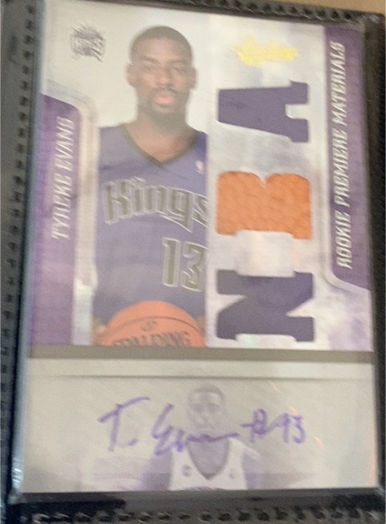 2009-10 Panini Absolute Memorabilia #166 Tyreke Evans — front