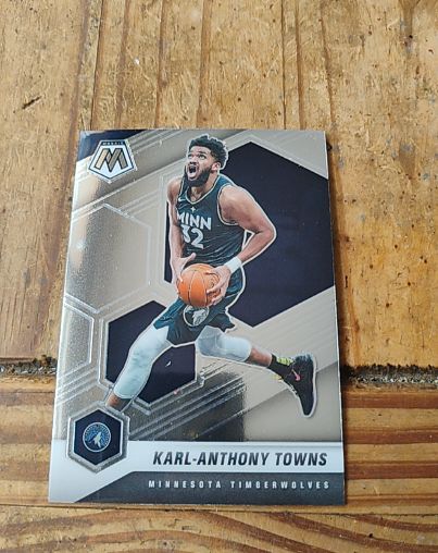 2020-21 Panini Mosaic Basketball #124 Karl-Anthony Towns — front