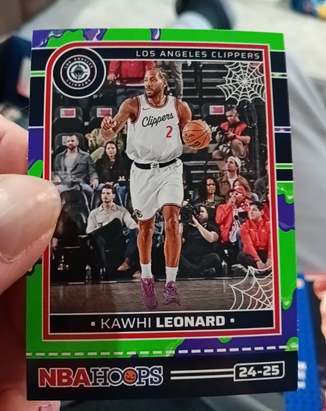 2024-25 Panini Haunted Hoops #194 Kawhi Leonard — front