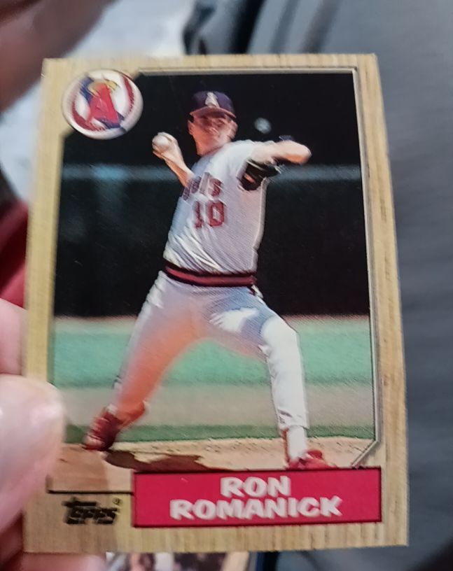 1987 Topps #136 Ron Romanick — front