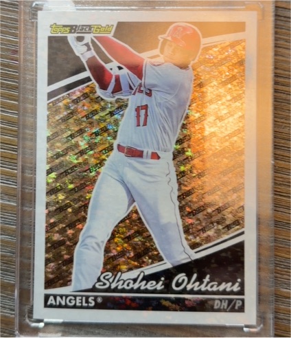 2022 Topps Update Black Gold #BG-1 Shohei Ohtani — front