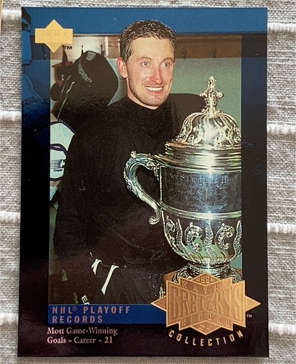 1995-96 Upper Deck Gretzky Collection #G11 Wayne Gretzky — front