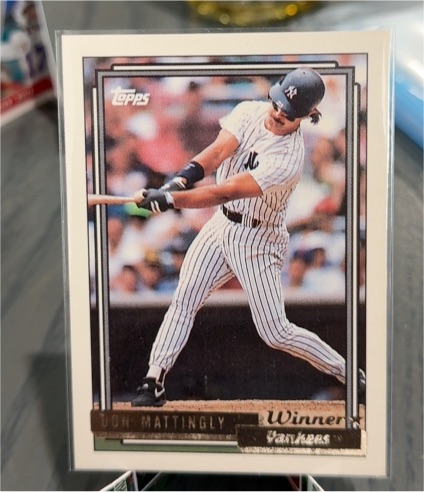 1992 Topps #300 Don Mattingly — front