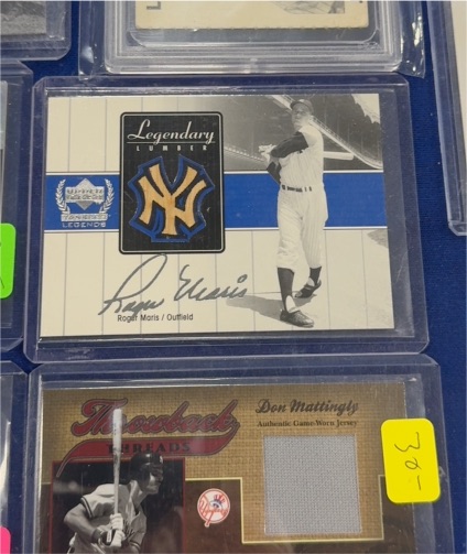2000 Upper Deck Yankees Legends Legendary Lumber #RM-LL Roger Maris — front