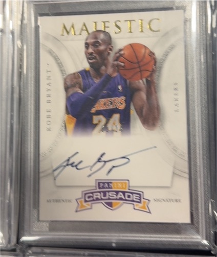 2012 Panini Crusade Majestic Signatures #Kobe Bryant — front