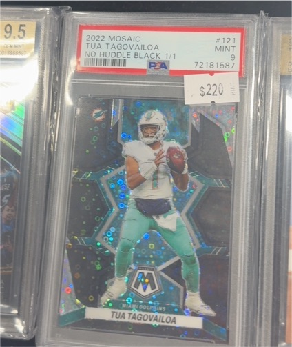 2022 Panini Mosaic #121 Tua Tagovailoa — front
