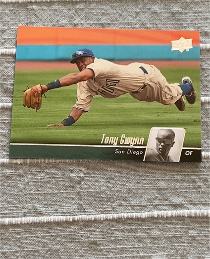 2010 Upper Deck Series 1 #408 Tony Gwynn — front