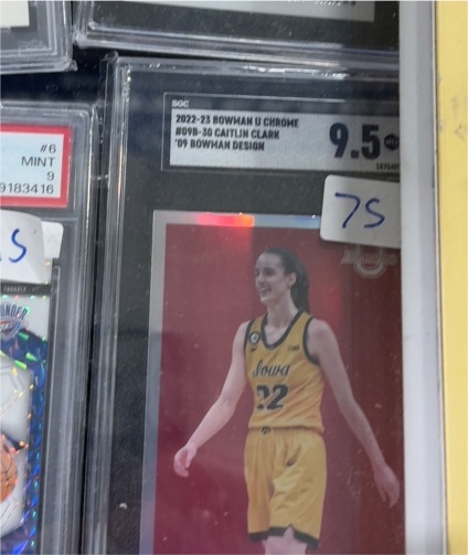 2022-23 Bowman U Chrome #B09B-30 Caitlin Clark — front