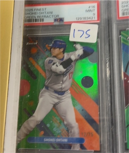 2025 Topps Finest #16 Shohei Ohtani Green Refractor — front