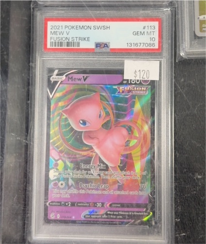 2021 Pokémon SWSH #113 Mew V Fusion Strike — front