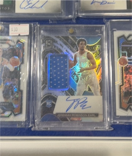2021 Panini Spectra #64 Jeremiah Robinson-Earl Rookie Patch Auto — front