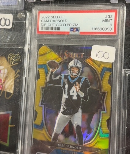 2022 Panini Select #33 Sam Darnold Die-Cut Gold Prizm — front