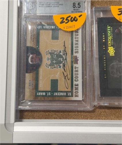 2011-12 Upper Deck SP Authentic Home Court Signatures #HC-LJ LeBron James — front