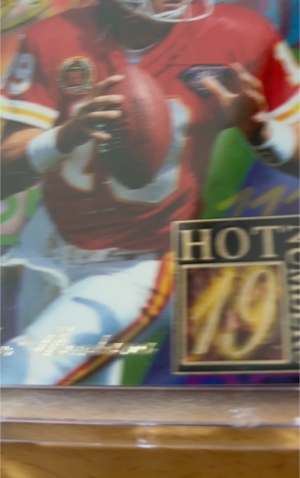 1994 Fleer Ultra Flair Hot Numbers #8 Joe Montana — front