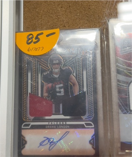 2022 Panini Obsidian Rookie Jersey Ink #RJI-DLO Drake London — front