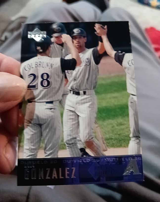 1999 Upper Deck #28 Luis Gonzalez — front