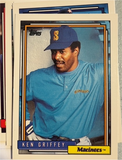 1992 Topps #250 Ken Griffey Seattle Mariners — front