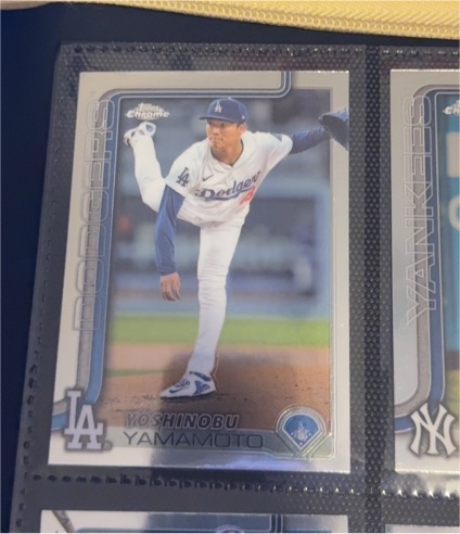 2025 Topps Chrome #179 Yoshinobu Yamamoto — front