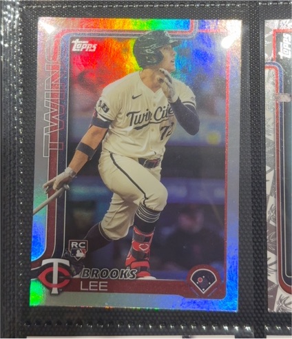 2025 Topps Chrome #234 Brooks Lee — front