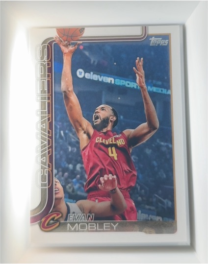 2025-26 Topps #82 Evan Mobley — front